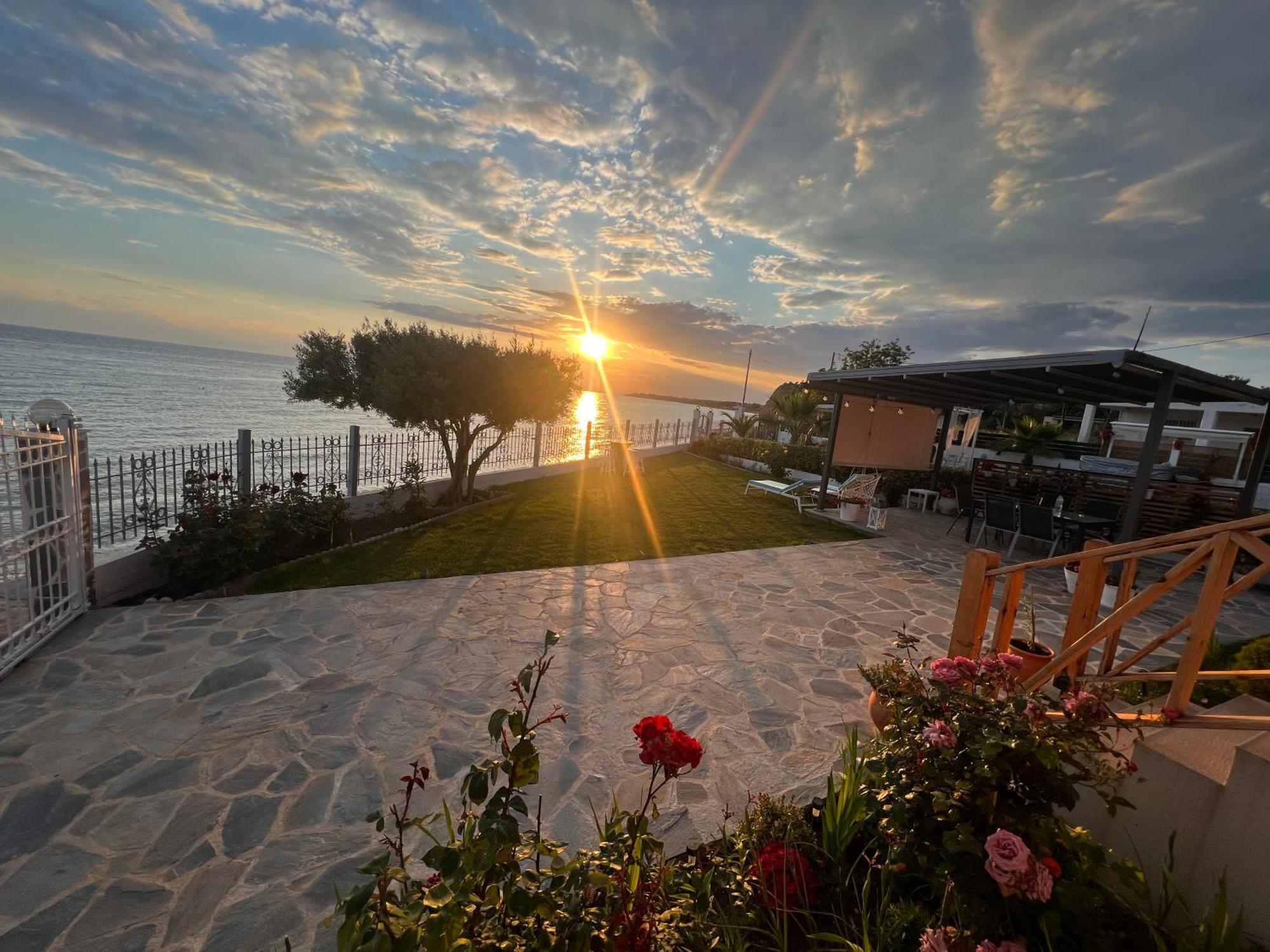 Beachfront Villa Athina Vergia Eksteriør bilde