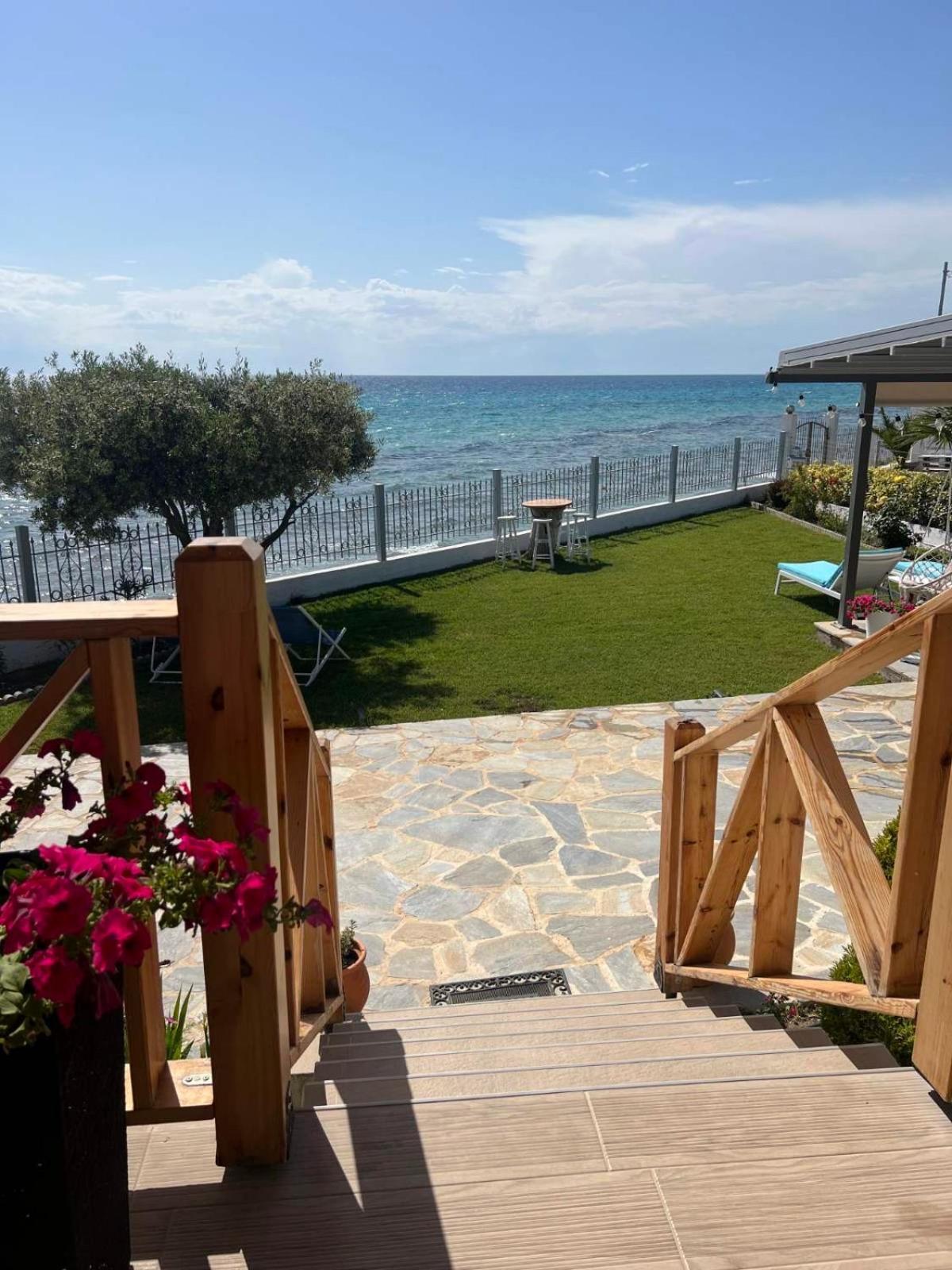 Beachfront Villa Athina Vergia Eksteriør bilde